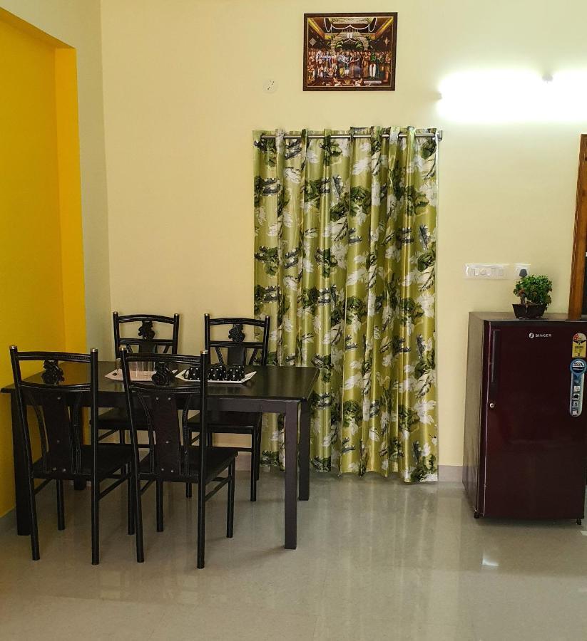 Tirupati Homestay - 2Bhk Ac Family Apartments Near Alipiri And Kapilatheertham - Walk To A2B Veg Restaurant - Super Fast Wifi - Android Tv - 250 Jio Channels - Easy Access To Tirumala Exterior photo
